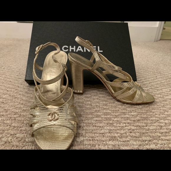 CHANEL LIZARD SANDALS - Picture 4 of 7